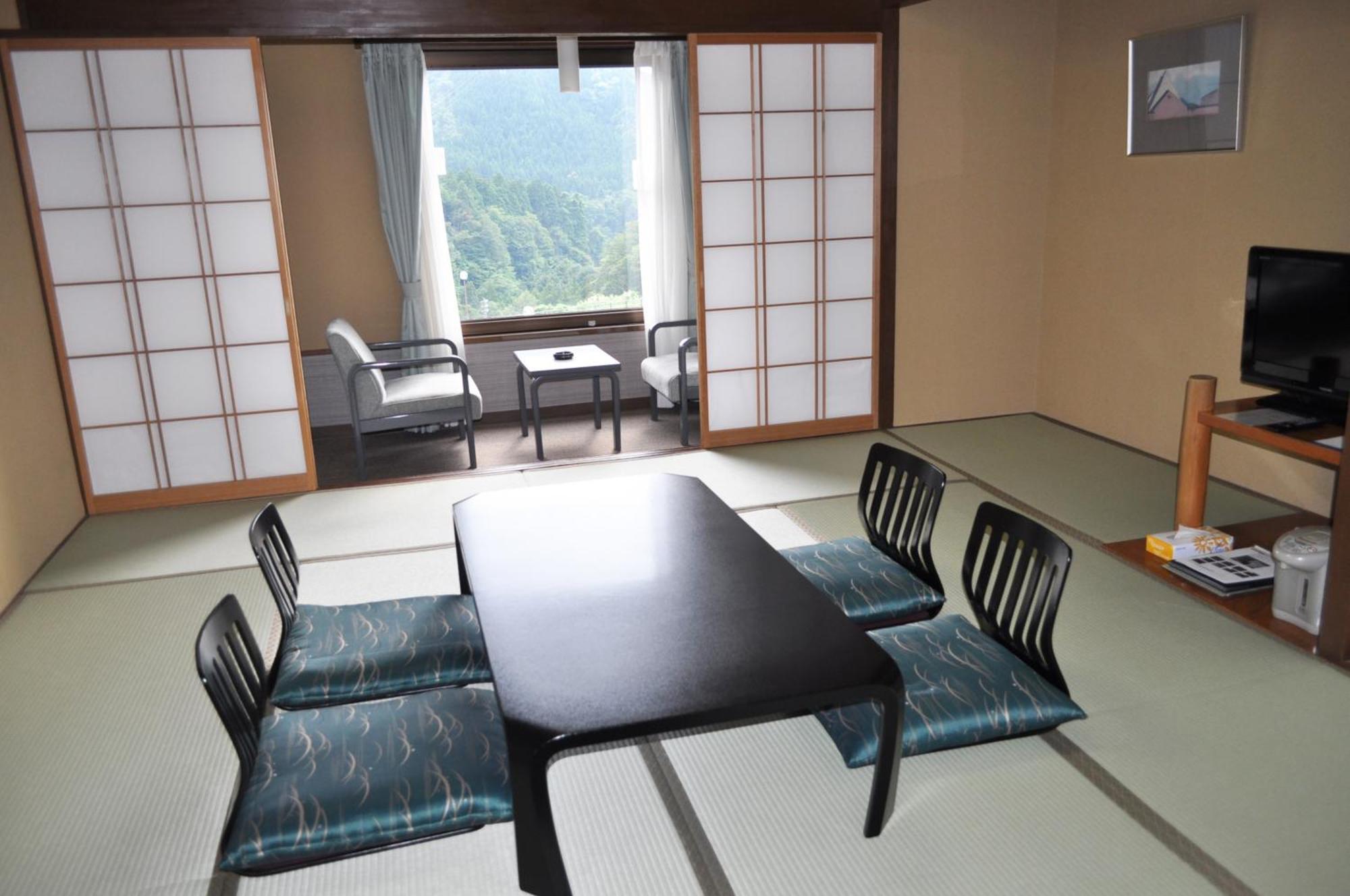 Tateyama Kokusai Hotel Toyama Station Pokoj fotografie